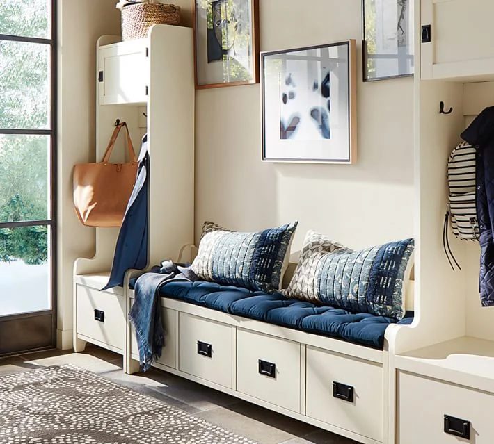 This entryway bench and locker set is vivid! | 100+ striking Mudrooms and Entryways at Bekob.com