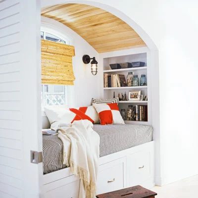 This Old House - built-in bed windowseat via @Bekob