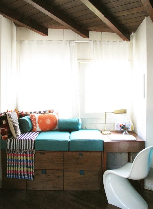 Justina Blakeney - custom window seat with drawers via @Bekob