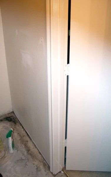 Choosing the right wall for a pocket door. Bekob.