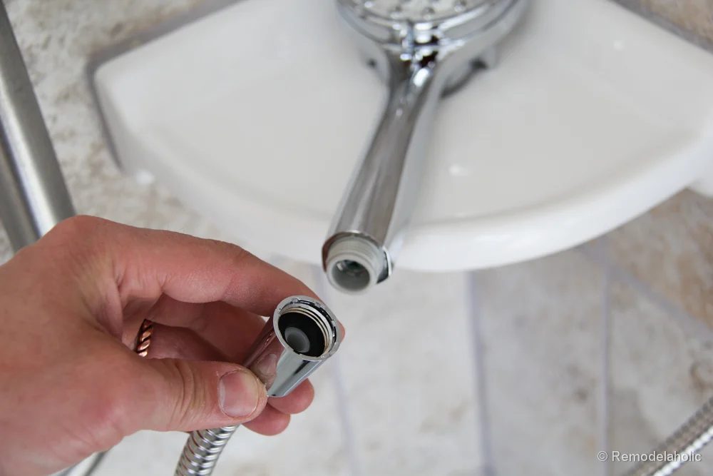 HOw to install a new showerhead Moen Magnetix-3598