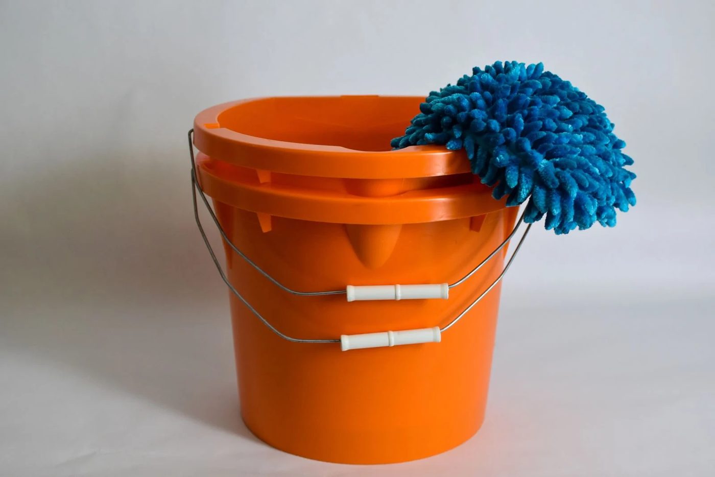 2 Buckets