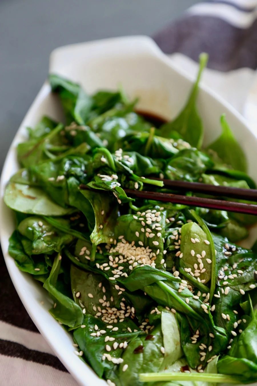 The well fitted veggie side for Asian dishes. Try this recipe for Japanese Spinach Salad at Bekob.com