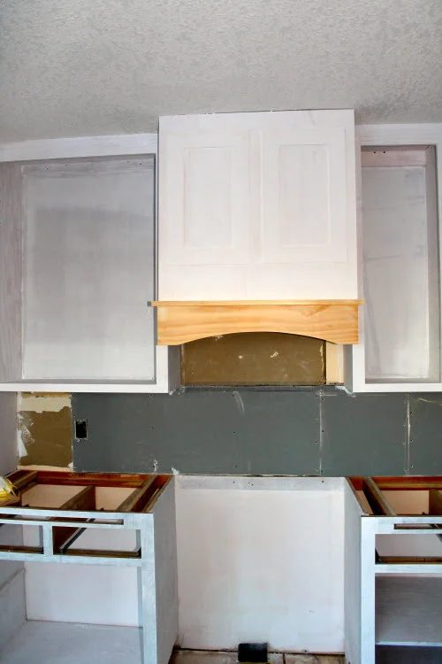 building and installing a portrayed range hood for a kitchen remodel, construction2style on @Bekob