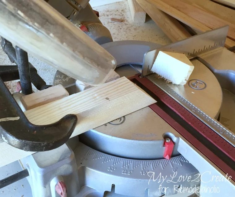 cutting 2x2 at 45 degrees to make frame