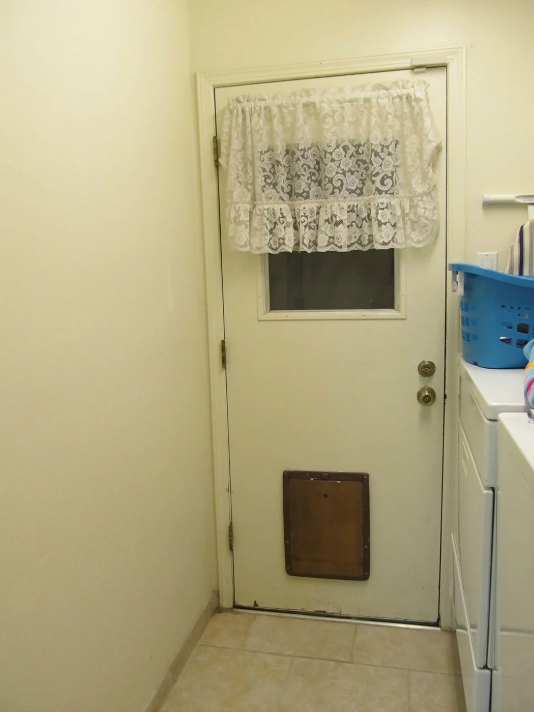 laundry room makeover before, The Pin Junkie featured on Bekob.com