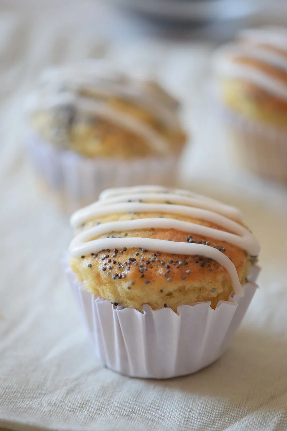 Looking for a fresh breakfast muffin recipe? Try out these delicious lemon poppy seed muffins recipe via Bekob.com