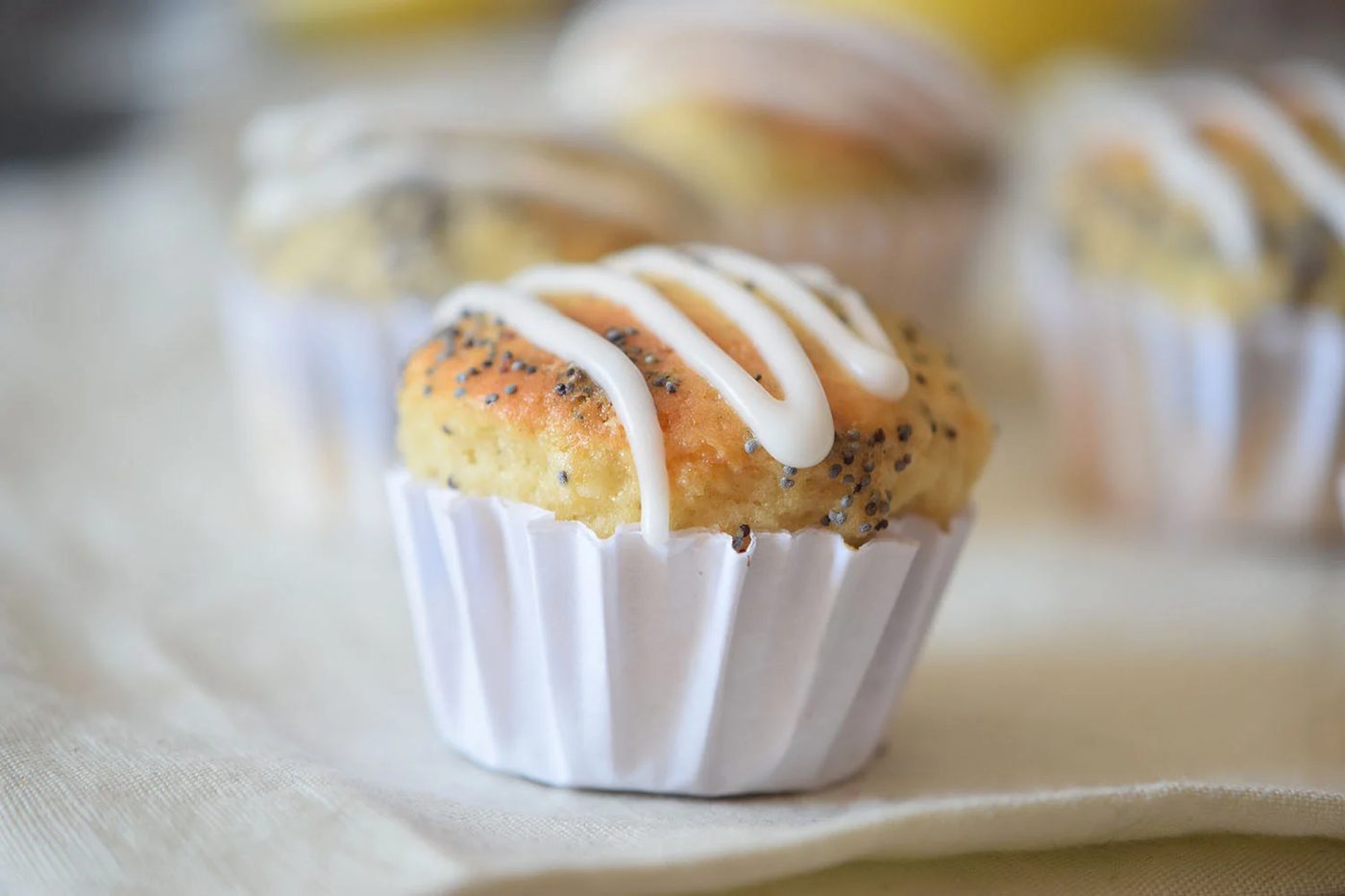 Looking for a fresh breakfast muffin recipe? Try out these delicious lemon poppy seed muffins recipe via Bekob.com