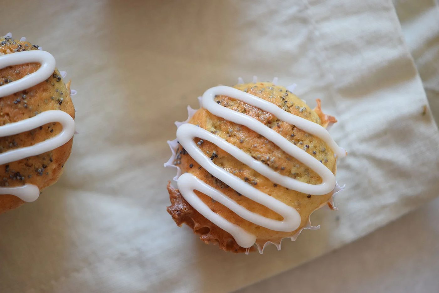Looking for a fresh breakfast muffin recipe? Try out these delicious lemon poppy seed muffins recipe via Bekob.com