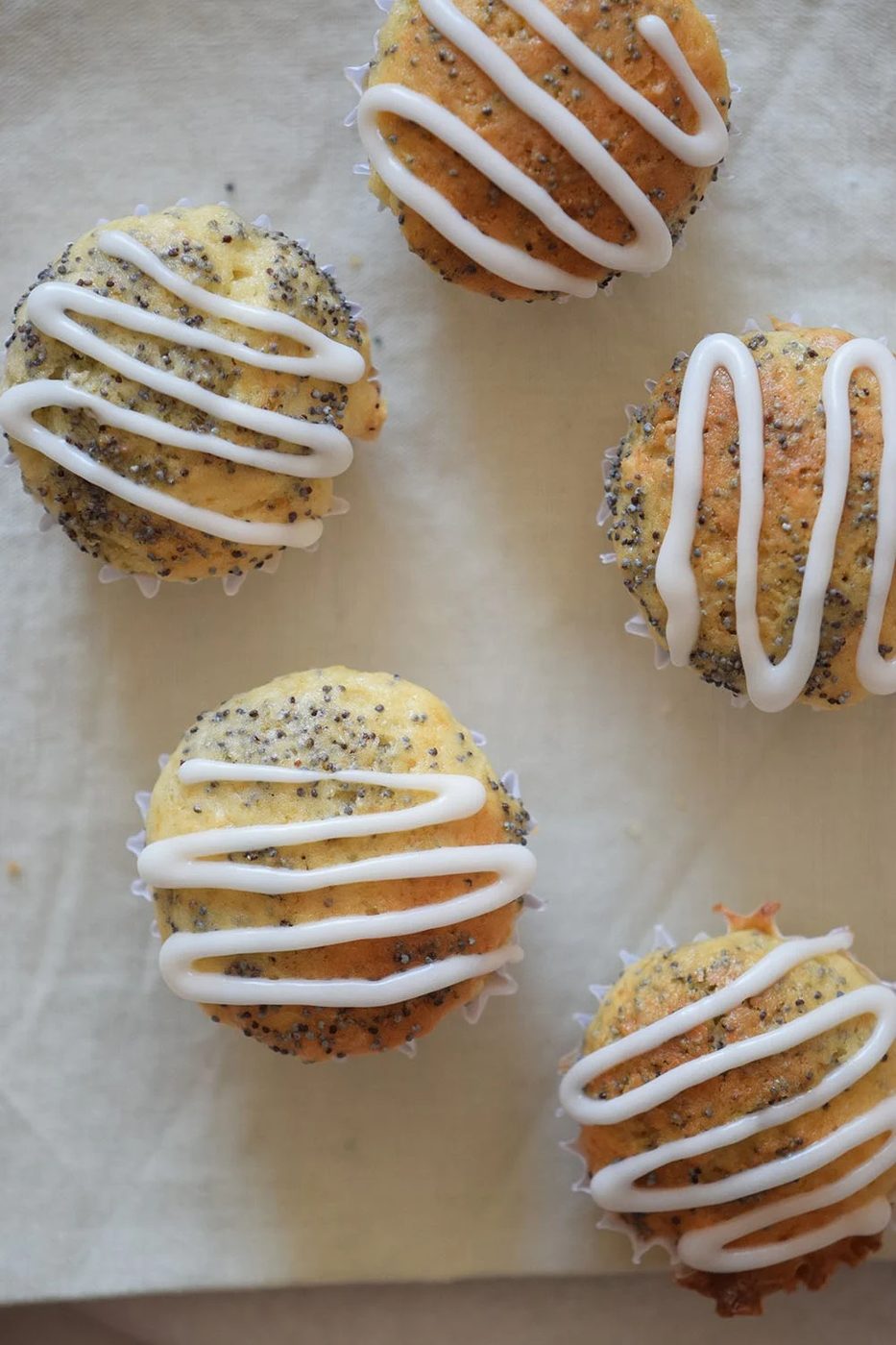 Looking for a fresh breakfast muffin recipe? Try out these delicious lemon poppy seed muffins recipe via Bekob.com