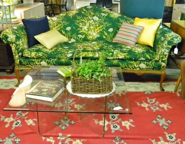 01-10 thrifting adventures, Rappsody in Rooms
