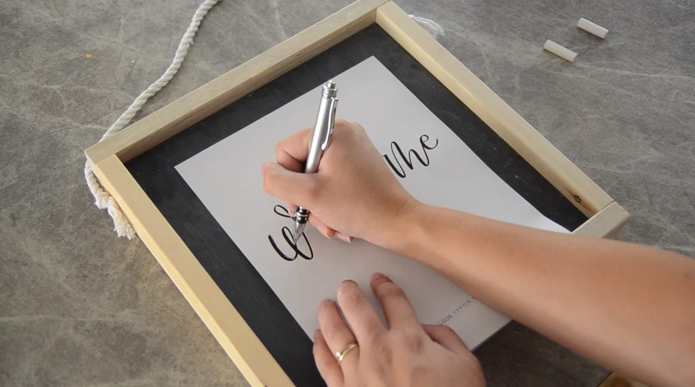 Diy Wooden Chalkboard Welcome Sign (7)