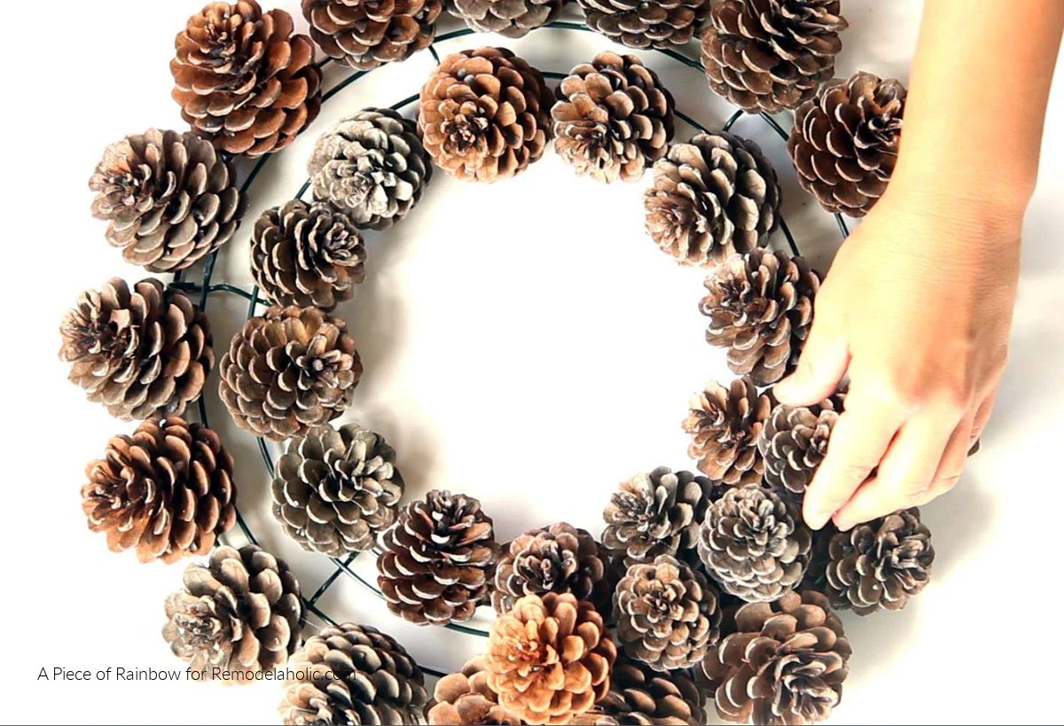 How To Make A Pinecone Wreath, Step 3, Bekob