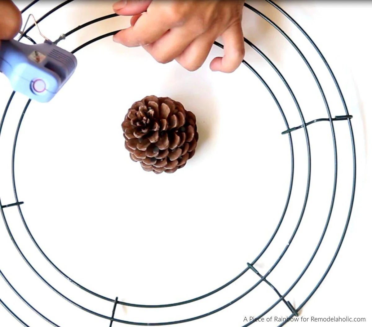 How To Make A Pinecone Wreath, Step 1b, Bekob