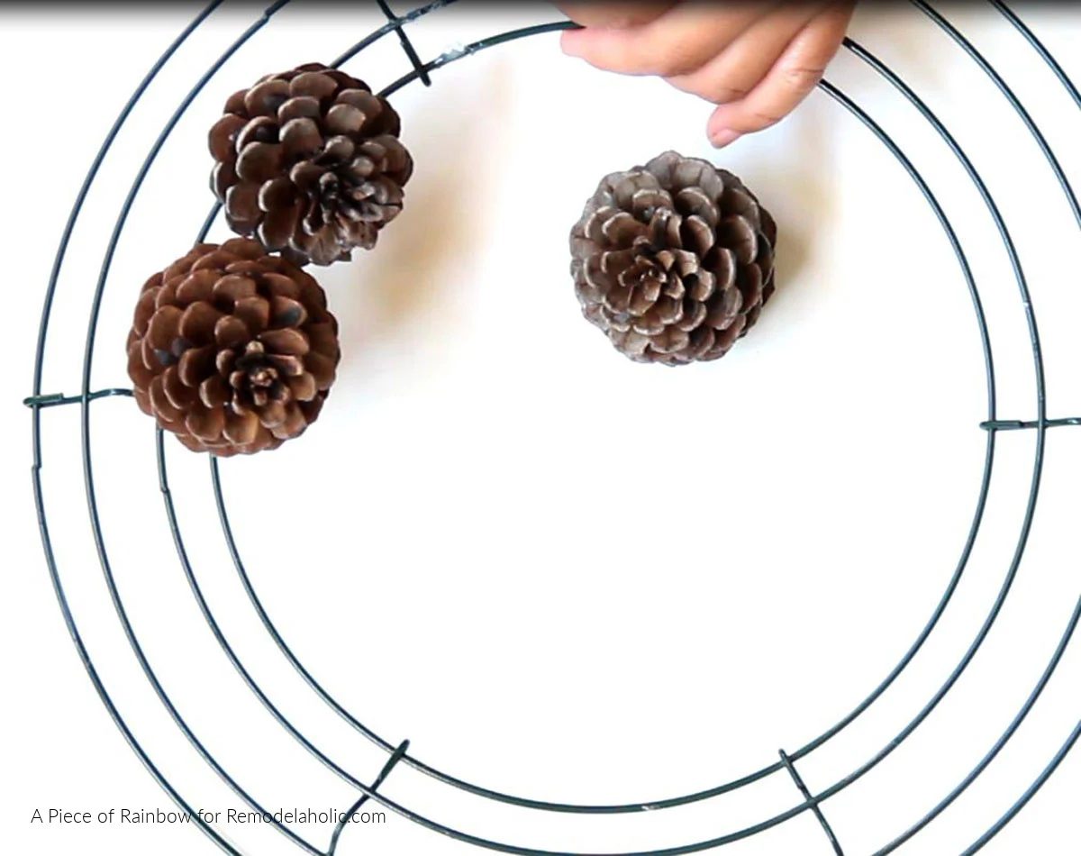 How To Make A Pinecone Wreath, Step 1c, Bekob