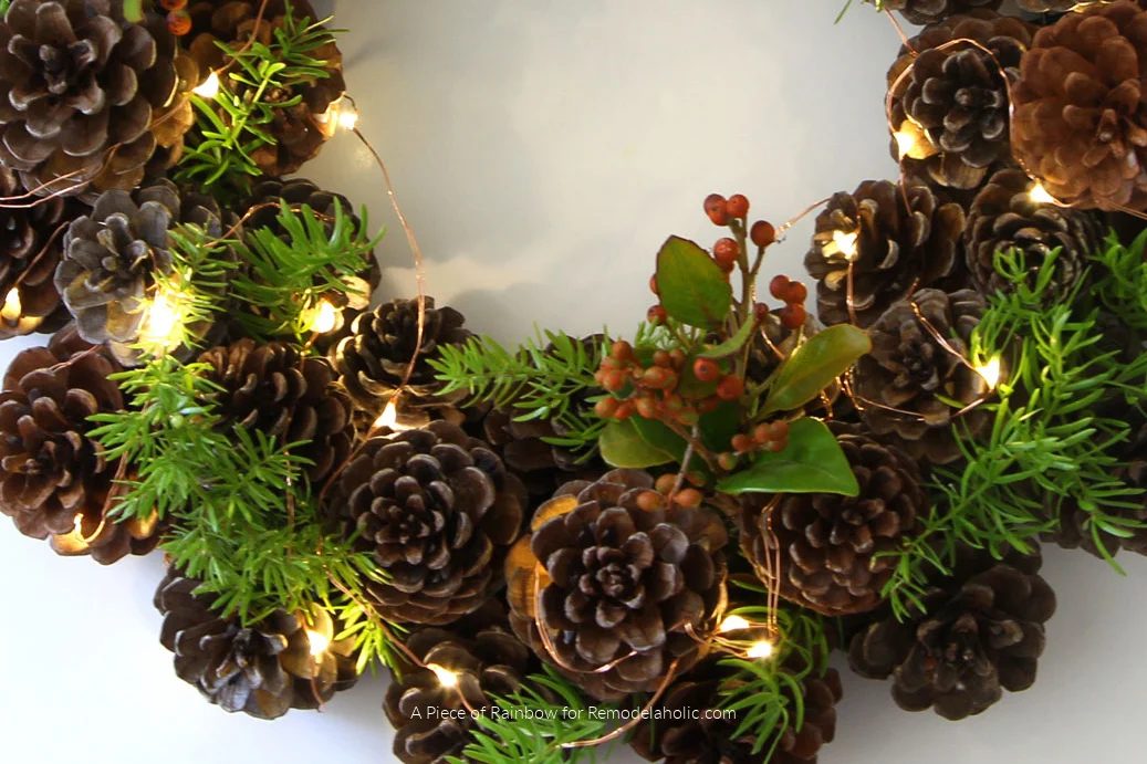 Detail Pinecone Wreath With Lights Pine Berries, Bekob