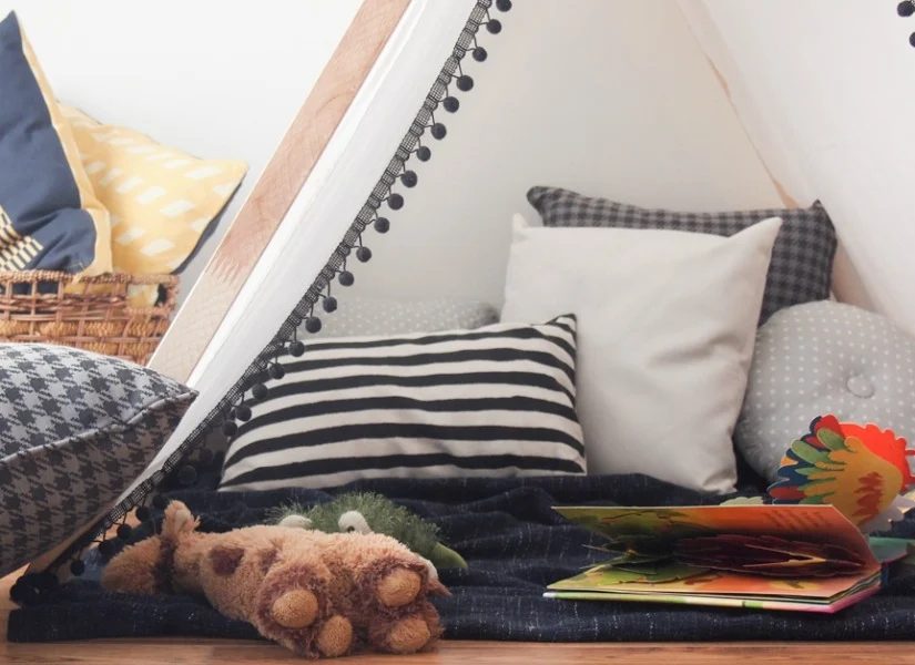 Make an straightforward No-Sew Handmade Kids Tent in Under 1 Hour