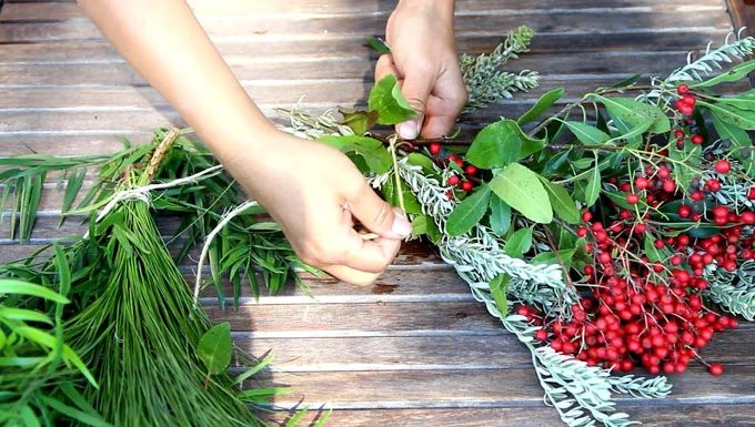 Handmade Christmas Swag using fresh evergreen boughs, a walkthrough from A Piece of Rainbow featured on Bekob.