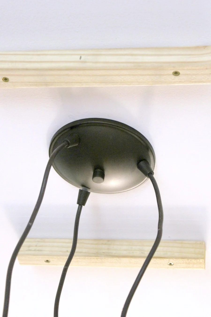 handmade-pendant-lighting-wiht-lightbox-using-palletwood-noting-grace-featured-on-Bekob