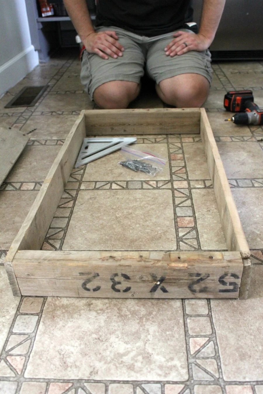 handmade-light-box-for-kitchen-island-pallet-wood-noting-grace-featured-on-Bekob