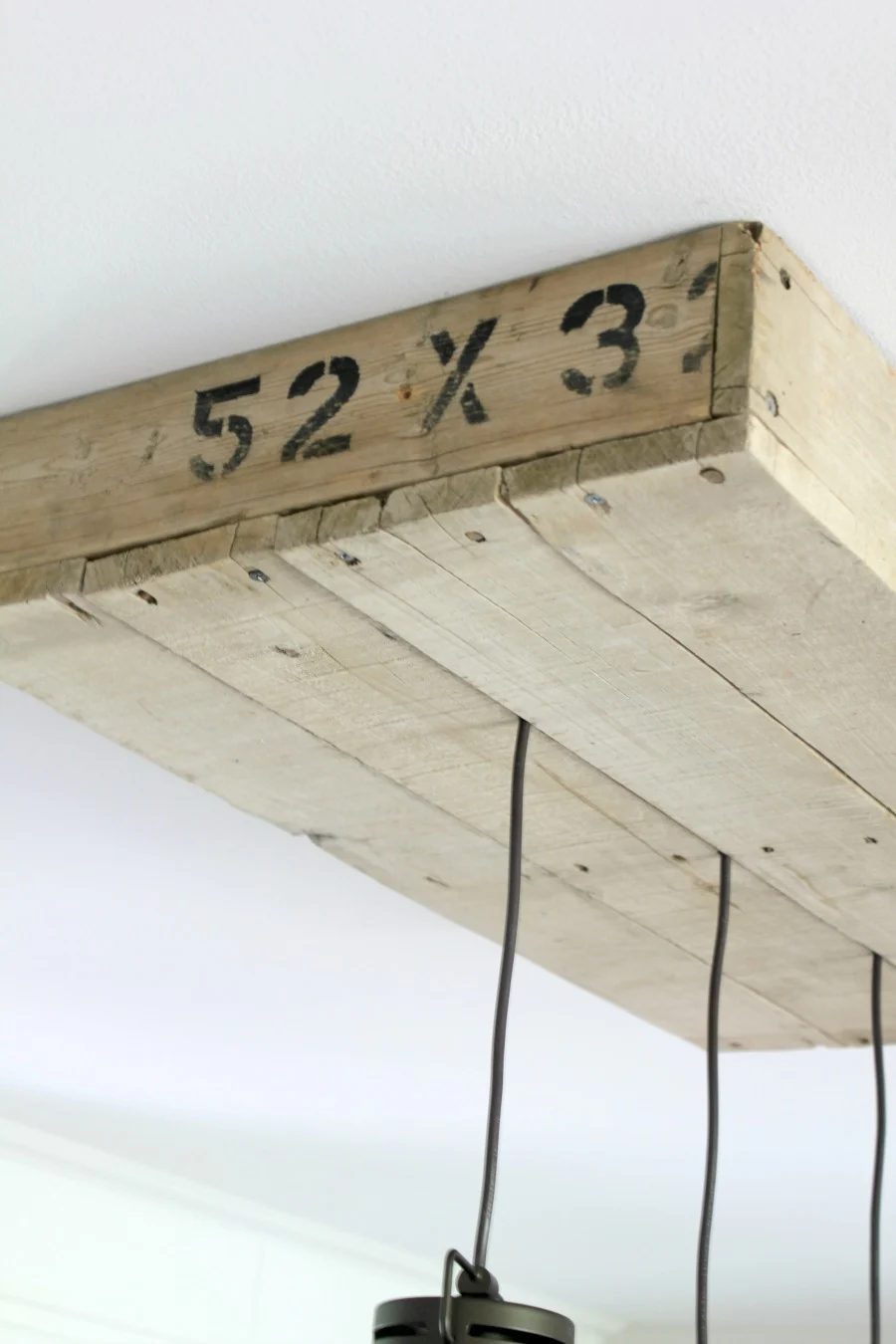 handmade-palletwood-lightbox-for-pendant-lighting-noting-grace-featured-on-Bekob