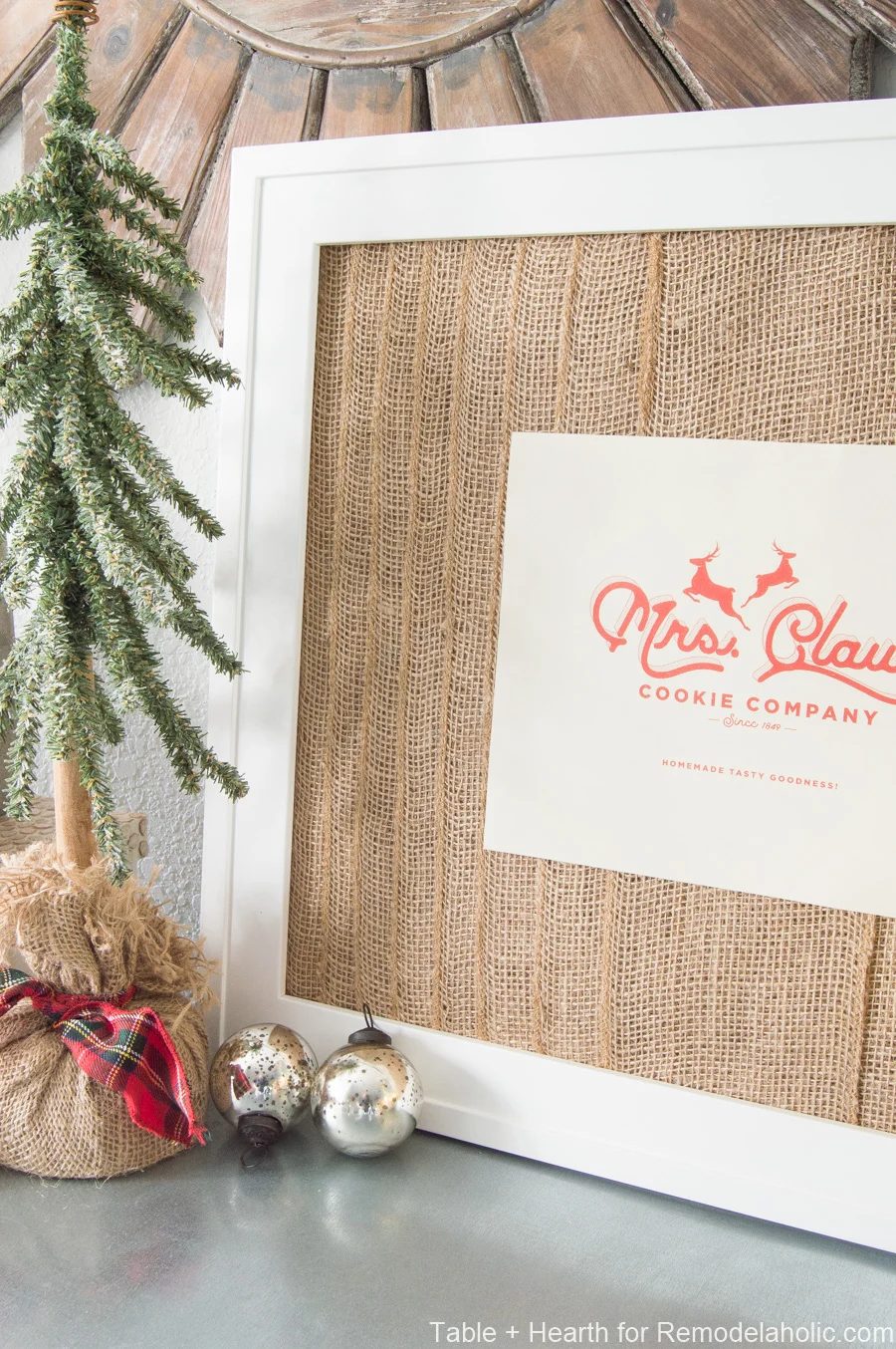 straightforward Christmas Decorations: Mrs. Claus Printable in Handmade layered burlap frame #Bekob