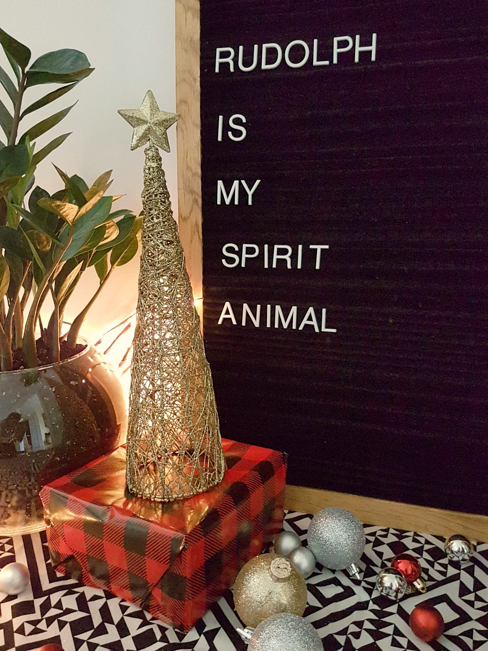 Handmade Felt Letter Board walkthrough | Instead of spending big bucks to buy one, make your own felt letter board for messages, your weekly menu, or whatever you'd love to spell. 