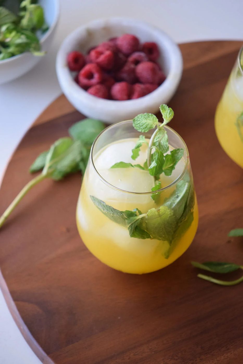 direct drink to stay cool in a healthy way with a mango basil spritzer