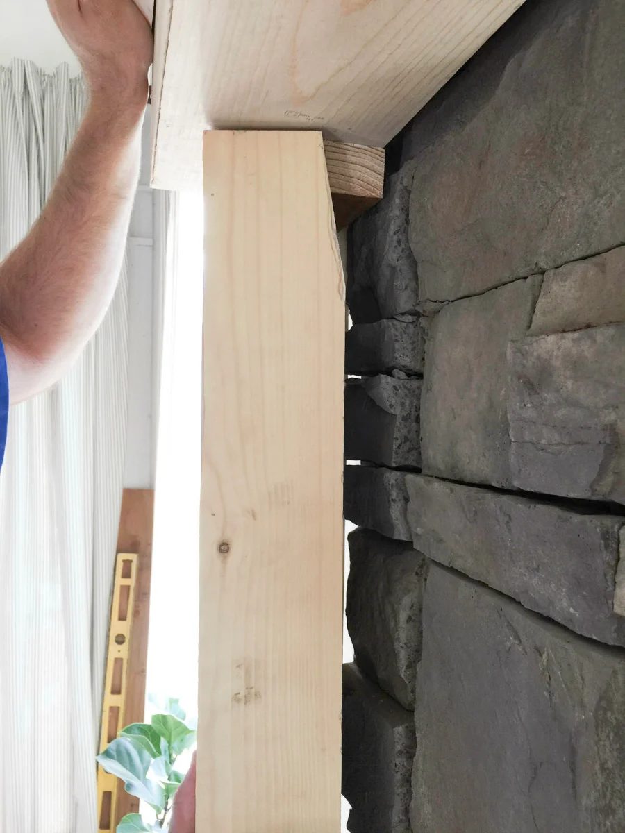 mantel-makeover-with-farmhouse-charm-18
