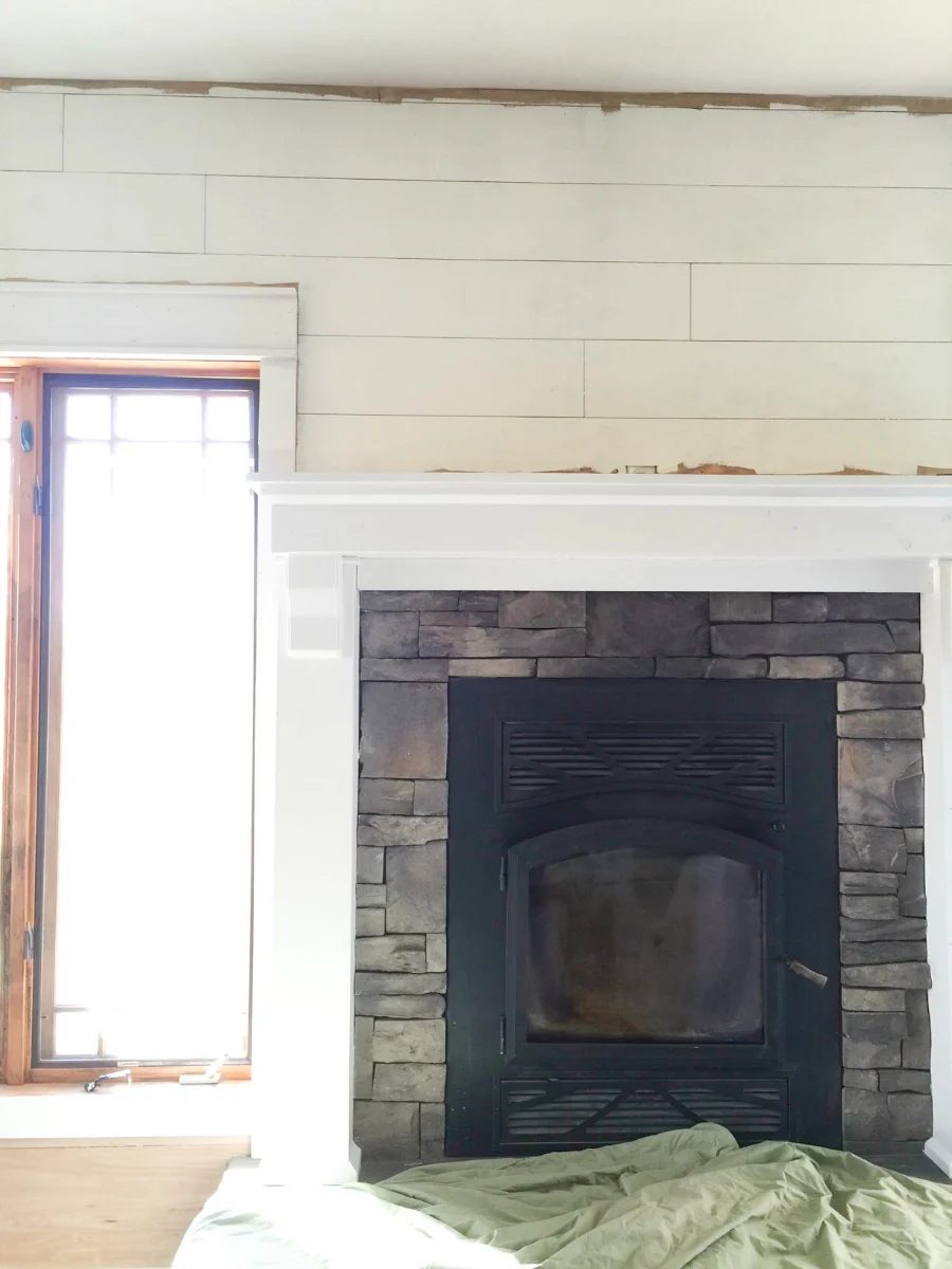 mantel-makeover-with-farmhouse-charm-7