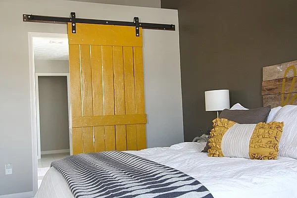 House Tweaking barn door