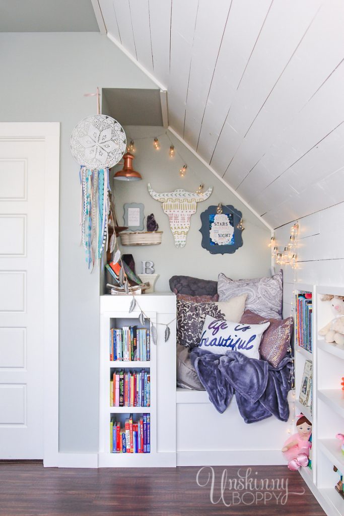 Cozy Built In Book Nook In Attic 1 1 683x1024