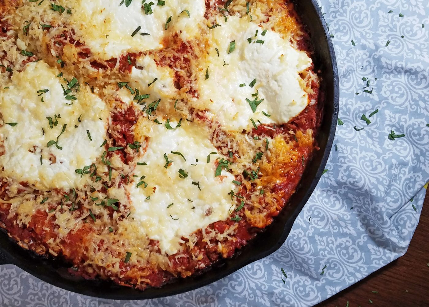 A direct and quick dinner recipe using one pot! Try this Melt in your Mouth Skillet Lasagna recipe via Bekob.com