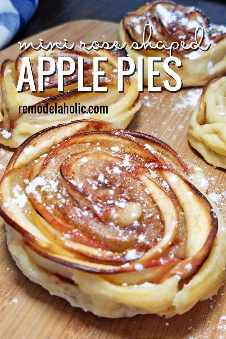 mini apple shaped rose pies