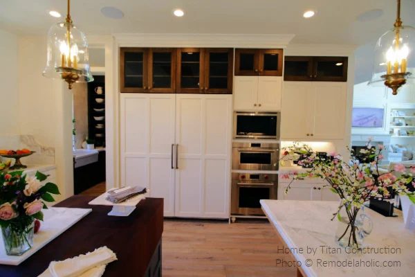 Modern Farmhouse Kitchen options, Two Tone Cabinets White And Wood, UV19 H21 Titan Bekob