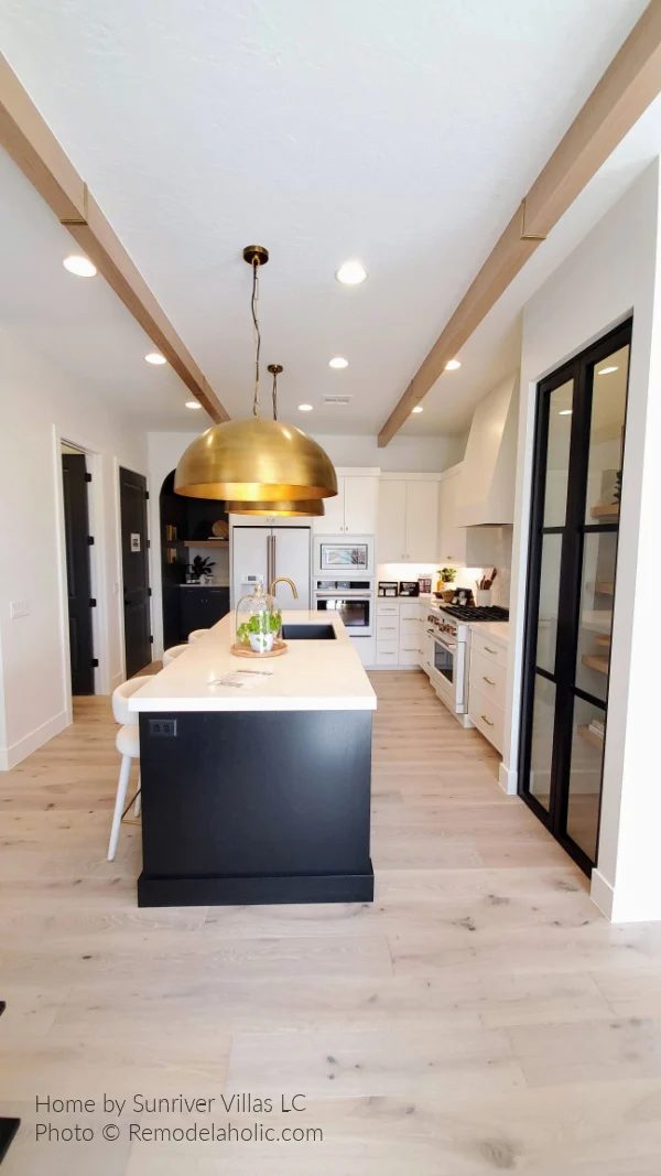 Black And White Modern Farmhouse Kitchen options SG22 H24 Bekob