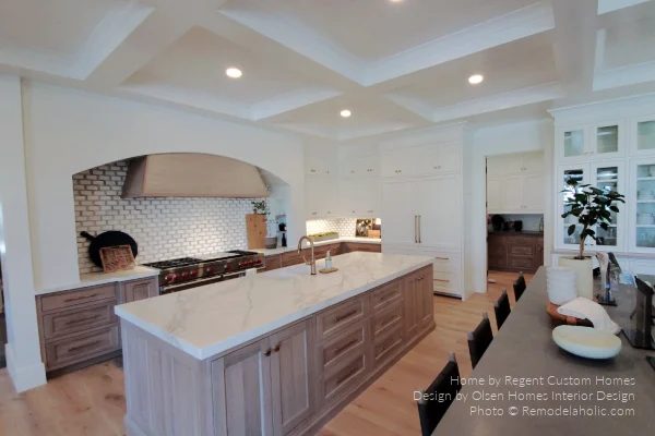 Kitchen Design options, White And Light Wood Cabinets With Stove Alcove, Bekob UVPH21 H01