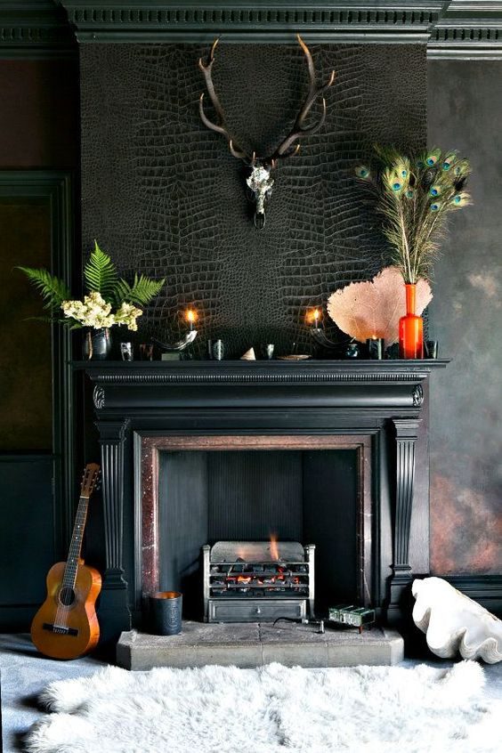 Ooh la la la, this black mantel is strong!
