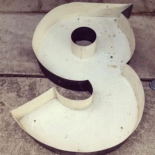 Letter G sign turned wall shelf 02 by The Happy Homebodies featured on @Bekob
