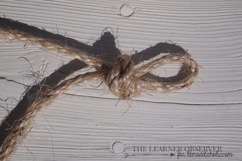 Using just rope and some 1x1 wood you can make a great towel or blanket rack in 15 minutes! Via The Learner Observer for Bekob.com
