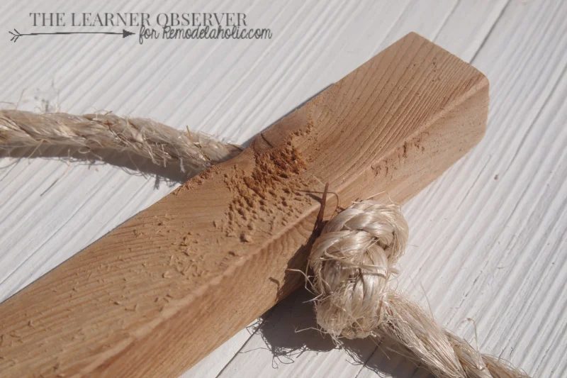Using just rope and some 1x1 wood you can make a great towel or blanket rack in 15 minutes! Via The Learner Observer for Bekob.com