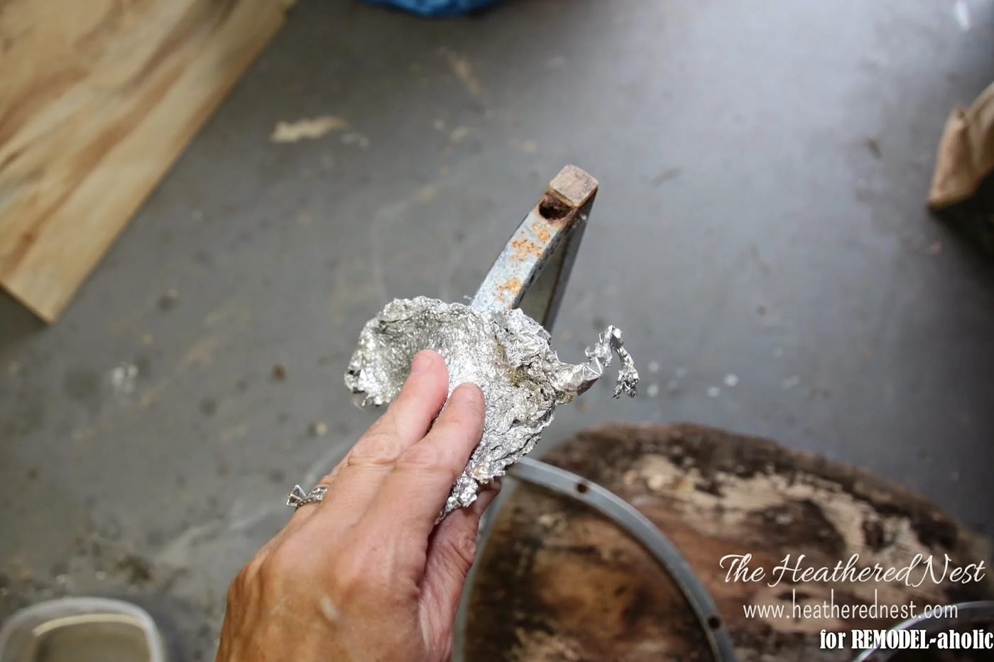 How to repair and refinish a rusty chrome 02 by The Heathered Nest featured on @Bekob