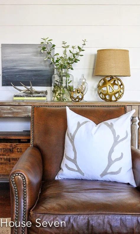 Tips for Decorating in Neutrals: neutrals with metallics