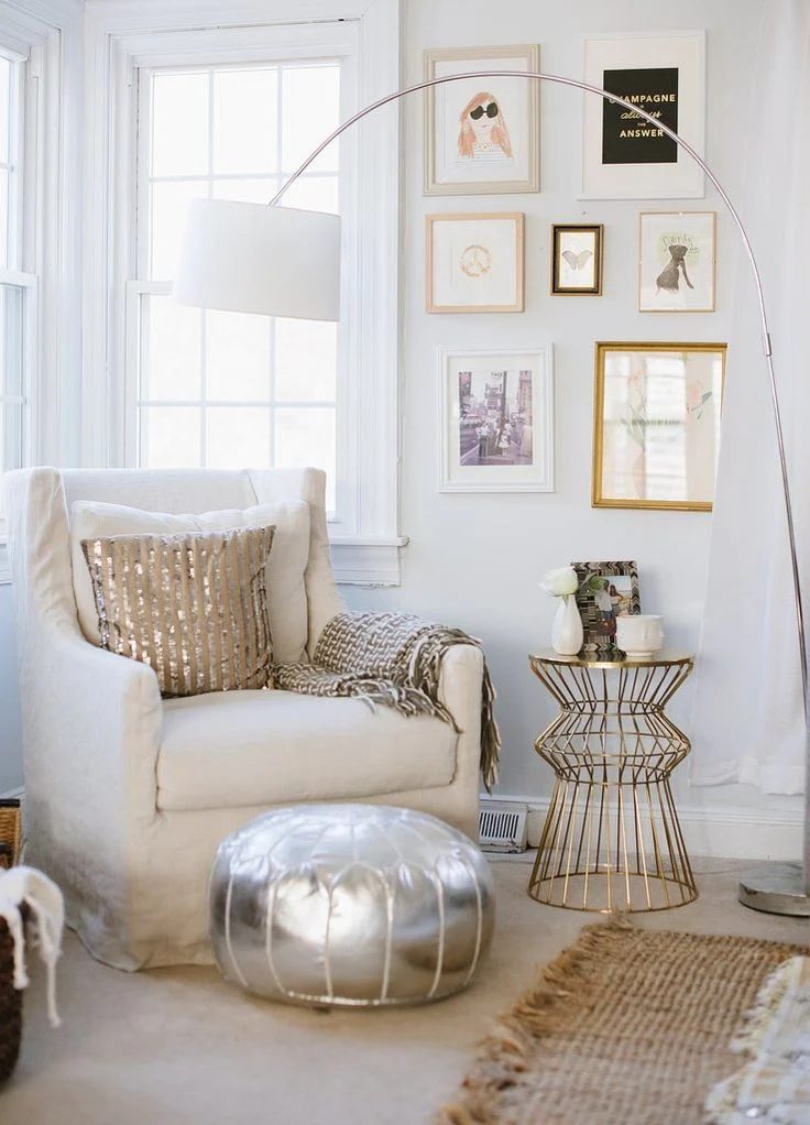 Decorating with Neutrals: neutral sitting area with metallic accents