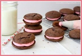 Chocolate-Valentine-Whoopie-Pies-450x306