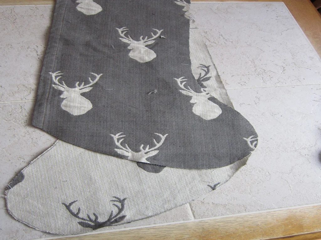 how to make a no-sew stocking - The Honeycomb Home on @Bekob