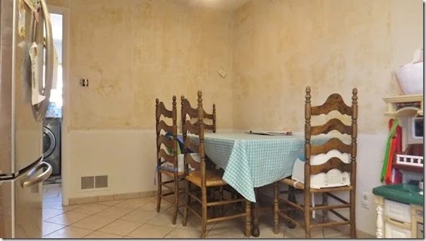 dining nook with ombre painted stripe walls (2)