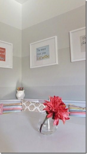 dining nook with ombre painted stripe walls (28)
