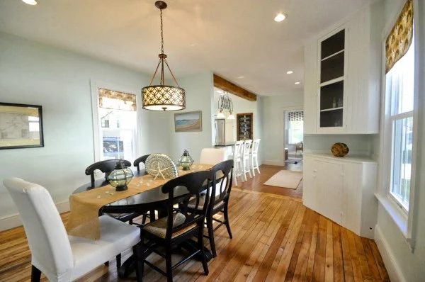 open new englander dining via Bekob