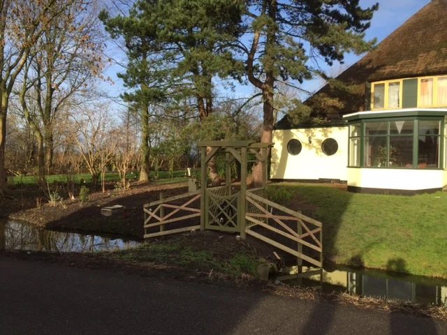 modified Gothic arch arbor with trellis gate, Rae's Nomady inspired by @Bekob